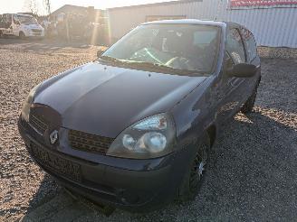 Vrakbiler auto Renault Clio 1.2 2002/8