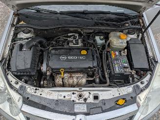 Opel Astra 1.6 picture 13