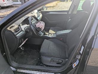 Skoda Superb 2.0 picture 12