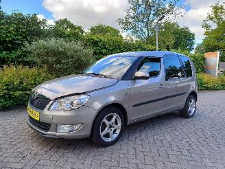 krockskadad bil auto Skoda Roomster 1.2 TSI STYLE 2010/10