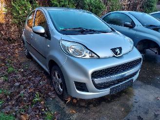 Peugeot 107  picture 1