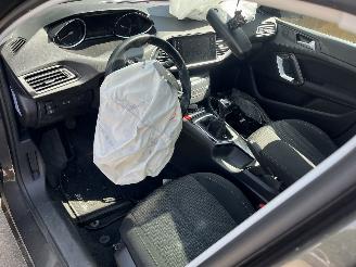 Peugeot 308 1.2 puretech picture 9