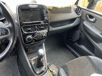 Renault Clio  picture 9