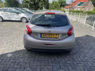 Peugeot 208 1.4 vti picture 4