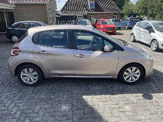 Peugeot 208 1.4 vti picture 6