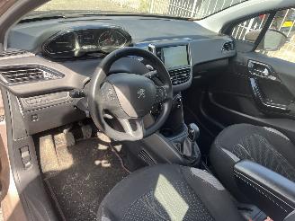 Peugeot 208 1.4 vti picture 10