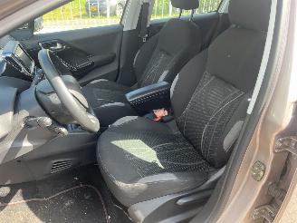 Peugeot 208 1.4 vti picture 9