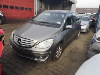 Vrakbiler auto Mercedes B-klasse B (W245), Hatchback, 2005 / 2011 1.7 B-170 16V 2005/0
