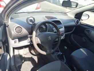 Peugeot 107 107, Hatchback, 2005 / 2014 1.0 12V picture 5