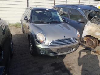 Vrakbiler auto Mini Mini Mini (R56), Hatchback, 2006 / 2013 1.6 16V Cooper 2007/11