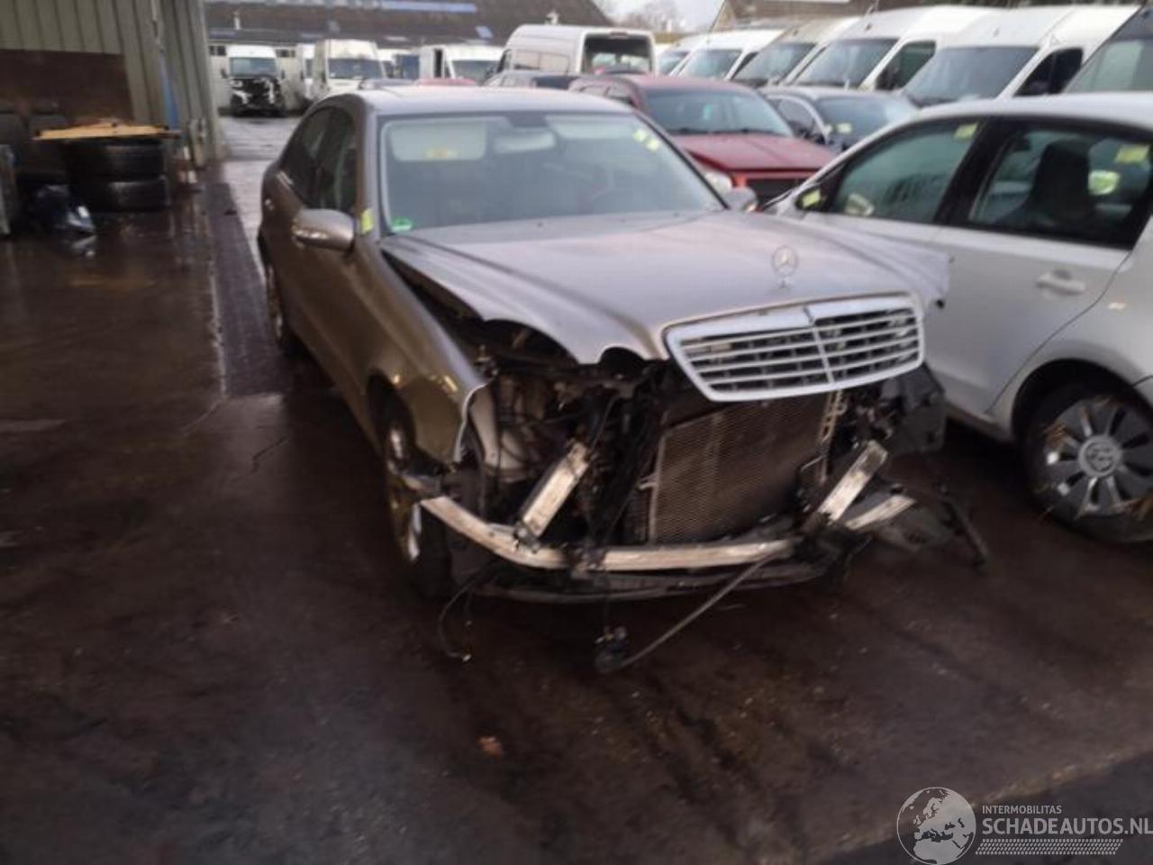 Mercedes E-klasse E (W211), Sedan, 2002 / 2008 3.2 E-320 V6 18V