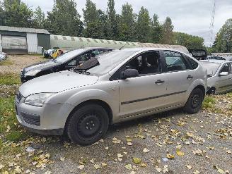 Salvage car Ford Focus 1.6-16V Champion 2006/4