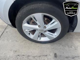 Renault Scenic Scenic III (JZ), MPV, 2009 / 2016 2.0 16V CVT picture 8