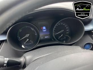 Toyota C-HR C-HR (X1,X5), SUV, 2016 2.0 16V Hybrid picture 24