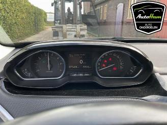 Peugeot 2008 2008 (CU), MPV, 2013 / 2019 1.2 12V e-THP PureTech 110 picture 15