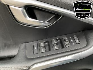 Volvo V-40 V40 (MV), Hatchback 5-drs, 2012 / 2019 1.5 T3 16V Geartronic picture 14