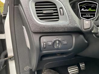 Volvo V-40 V40 (MV), Hatchback 5-drs, 2012 / 2019 1.5 T3 16V Geartronic picture 13