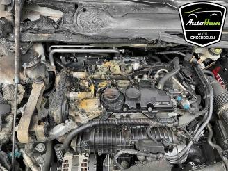 Volvo V-40 V40 (MV), Hatchback 5-drs, 2012 / 2019 1.5 T3 16V Geartronic picture 21