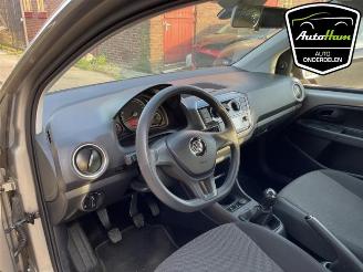 Volkswagen Up! Up! (121), Hatchback, 2011 1.0 12V 60 picture 12