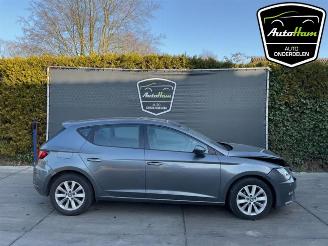 Coche siniestrado Seat Leon Leon (5FB), Hatchback 5-drs, 2012 / 2020 1.0 TSI 12V 2017/8