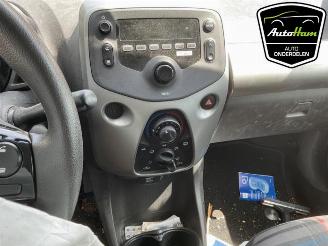 Peugeot 108 108, Hatchback, 2014 1.0 12V picture 15