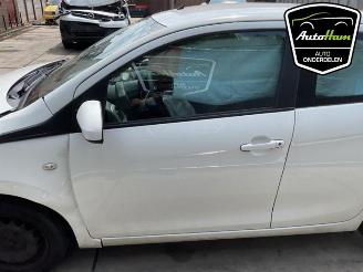 Peugeot 108 108, Hatchback, 2014 1.0 12V picture 6