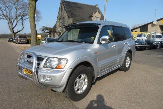 skadebil bedrijf Mitsubishi Pajero PAJERO 3.2 DI GLS LBHR LONG BODY 4X4 AIRCO 2000/8