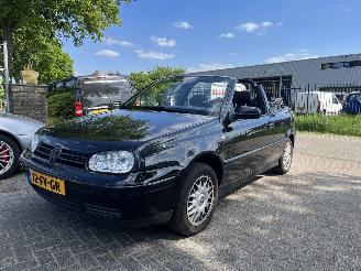 Damaged car Volkswagen Golf -CABRIOLET, Cabriolet 1.8 75pk Trendline 2000/7