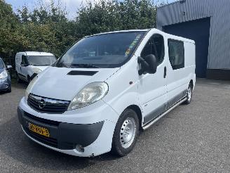 skadebil bedrijf Opel Vivaro -2 2.5CDTI/107KW-DPF-E4 2.9T L2H1 CREWCAB 2008/2