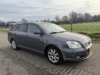 Toyota Avensis 2.2 D-4D D-CAT WAGON LINEA LUNA  PRIJS IS INCL. BTW !!!! picture 16