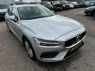 škoda osobní automobily Volvo V-60 2.0 D4 Momentum AUTOMAAT BJ 2018 291196 KM 2018/10