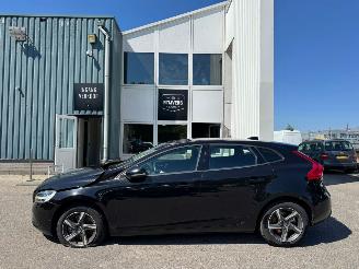Volvo V-40 1.5 T2 Momentum Automaat picture 2