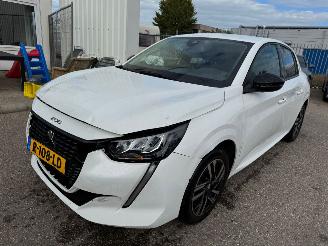 skadebil auto Peugeot 208 1.2  PureTech Allure Pack BJ 2022 32.596 KM 2022/9