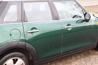 Mini Cooper Mini (F55), Hatchback 5-drs, 2014 1.5 12V Cooper picture 26