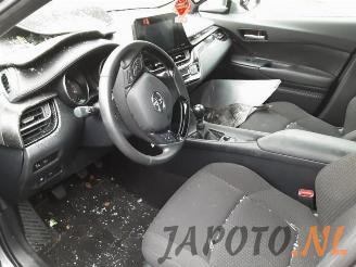 Toyota C-HR C-HR (X1,X5), SUV, 2016 1.2 16V Turbo picture 8