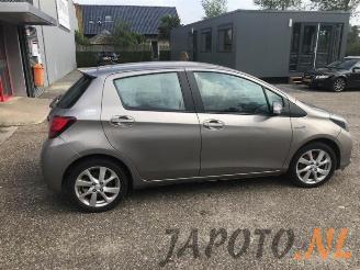 Toyota Yaris Yaris III (P13), Hatchback, 2010 / 2020 1.5 16V Hybrid picture 6