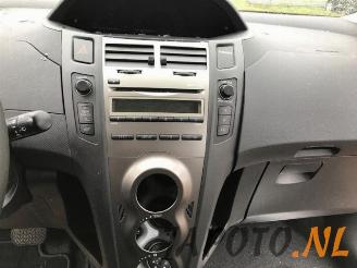 Toyota Yaris Yaris II (P9), Hatchback, 2005 / 2014 1.33 16V Dual VVT-I picture 8