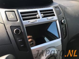 Toyota Yaris Yaris II (P9), Hatchback, 2005 / 2014 1.3 16V VVT-i picture 17