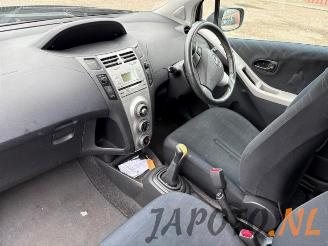 Toyota Yaris Yaris II (P9), Hatchback, 2005 / 2014 1.3 16V VVT-i picture 8