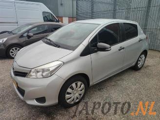 Vrakbiler auto Toyota Yaris Yaris III (P13), Hatchback, 2010 / 2020 1.0 12V VVT-i 2012/3