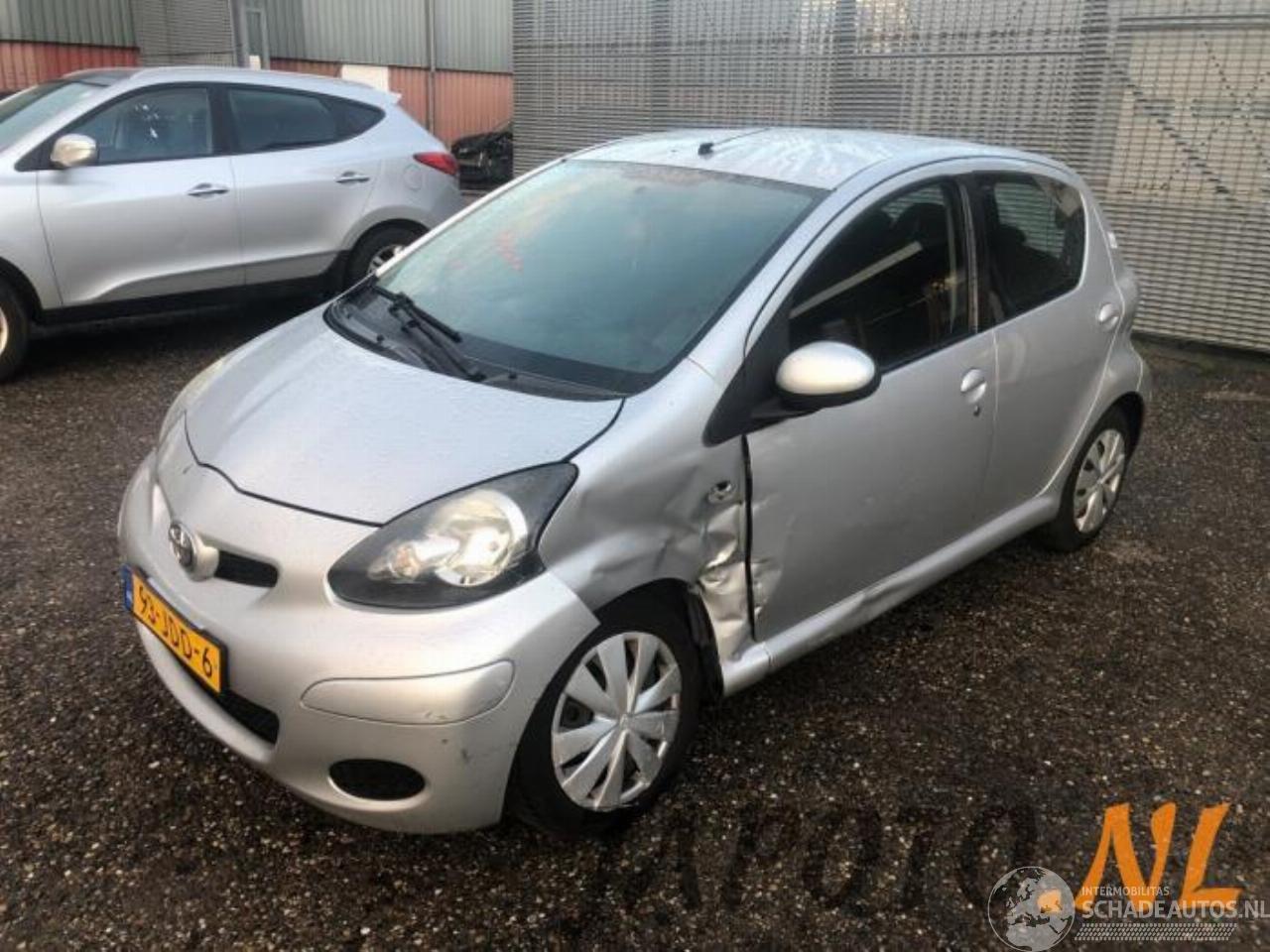 Toyota Aygo Aygo (B10), Hatchback, 2005 / 2014 1.0 12V VVT-i