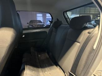 Volkswagen Up! 1.0 move up! BlueMotion picture 12