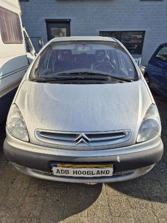 Citroën Xsara-picasso (CH) MPV 2.0 16V (EW10J4(RFN)) [100kW] picture 1