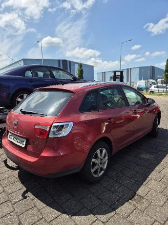 Seat Ibiza ST (6J8) Combi 1.2 TDI Ecomotive (CFWA) [55kW] 5-BAK picture 5