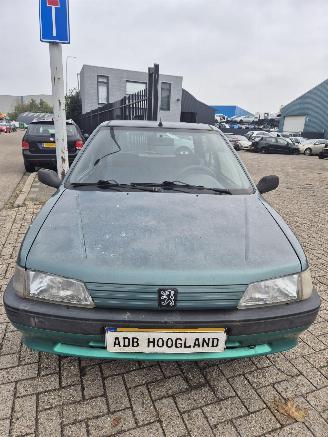 Vrakbiler auto Peugeot 106 I Hatchback 1.1 i XN,XR,XT (TU1M(HDZ)) [44kW] 5-BAK 1995/1