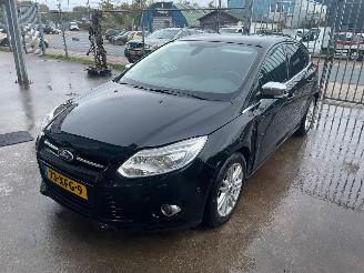 Damaged car Ford Focus Focus 3 Hatchback 1.0 Ti-VCT EcoBoost 12V 100 (M2DA(Euro 5) 2012/5