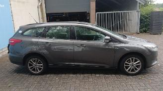 Ford Focus Focus 3 Wagon Combi 1.0 Ti-VCT EcoBoost 12V 100 (M2DC) [74kW]  (02-201=
2/05-2018) picture 12
