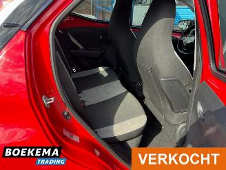 Toyota Aygo 1.0 VVT-i x-play Airco Camera Cruise Carplay picture 20