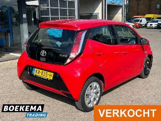 Toyota Aygo 1.0 VVT-i x-play Airco Camera Cruise Carplay picture 2