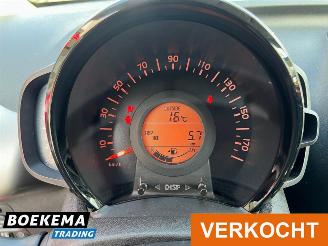 Toyota Aygo 1.0 VVT-i x-play Airco Camera Cruise Carplay picture 24